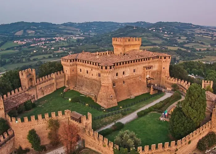 Il Nido Di Silvia A Due Passi Dal Teatro Rossini Πέζαρο