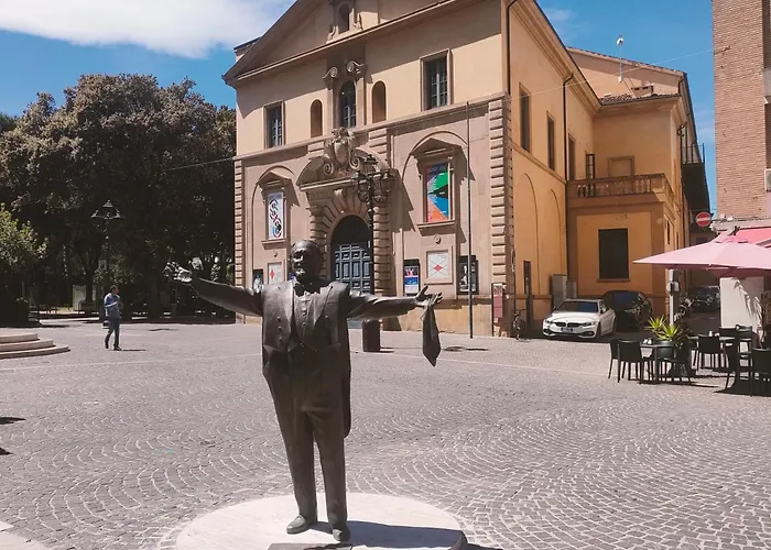 Il Nido Di Silvia A Due Passi Dal Teatro Rossini Πέζαρο